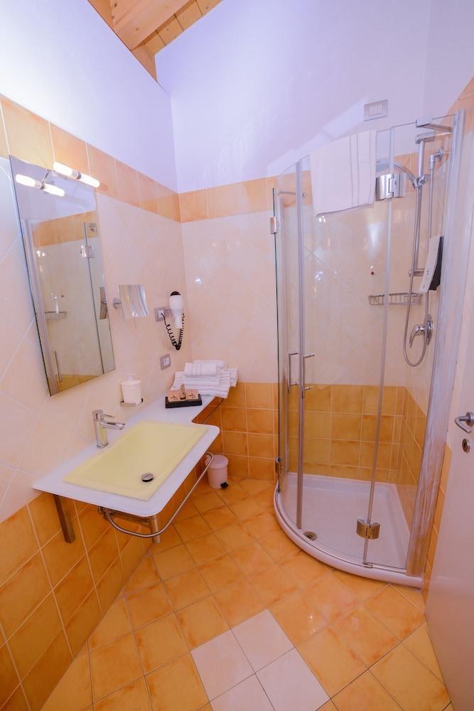 DONNA SILVIA HOTEL & WELLNESS CENTRE photo 3