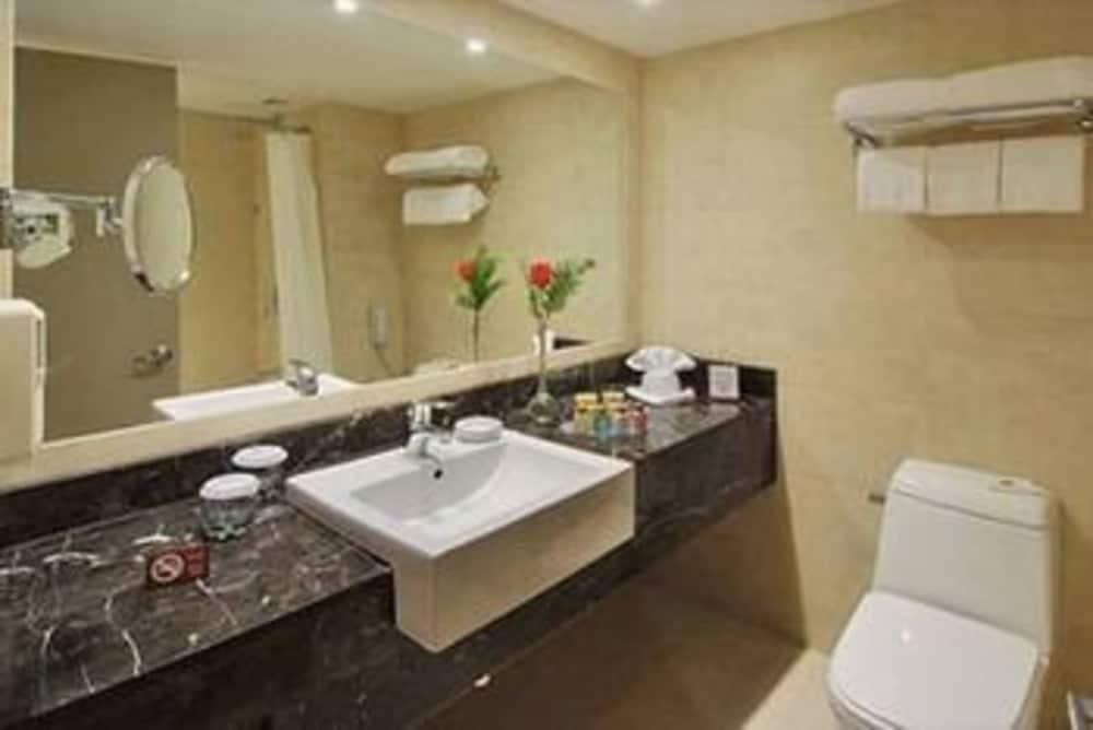 HOTEL CROWNE PLAZA SANTIAGO photo 2