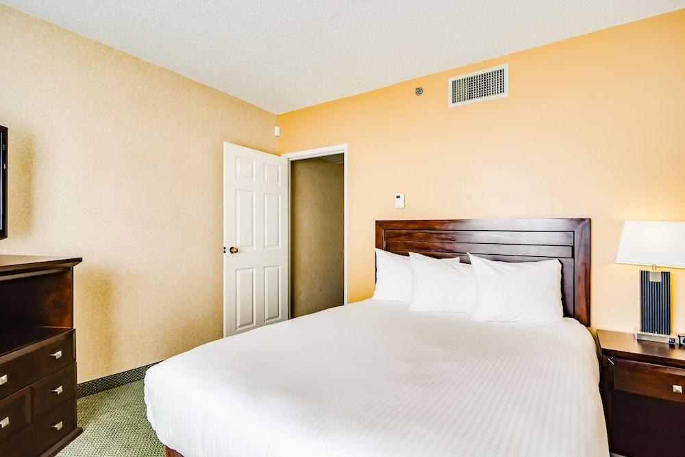 Sawridge Inn and Conference Centre Edmonton South photo 2