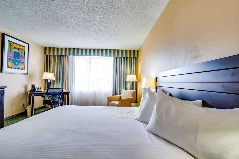 Sawridge Inn and Conference Centre Edmonton South photo 4