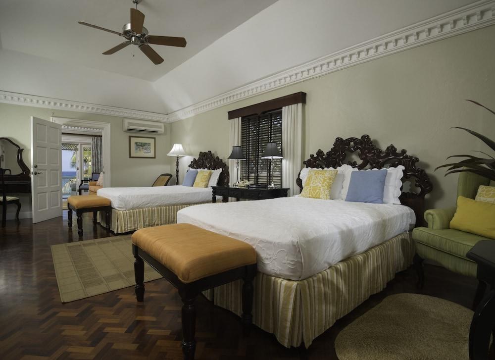 HALF MOON HOTEL photo 3