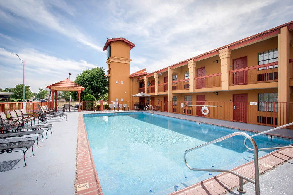 ECONO LODGE photo 1