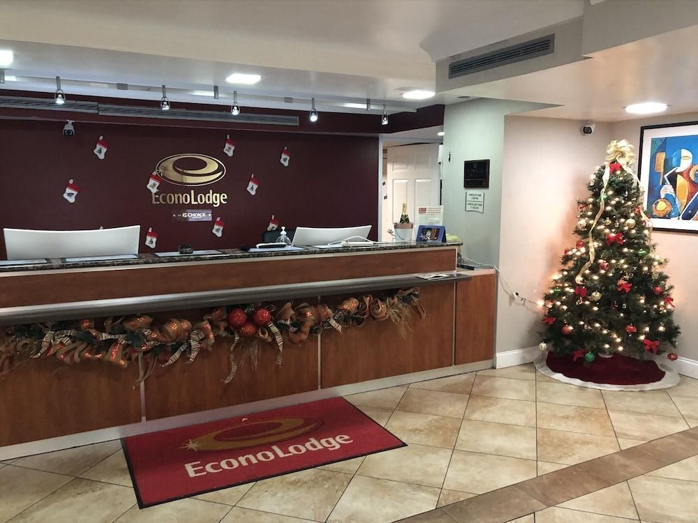ECONO LODGE photo 2