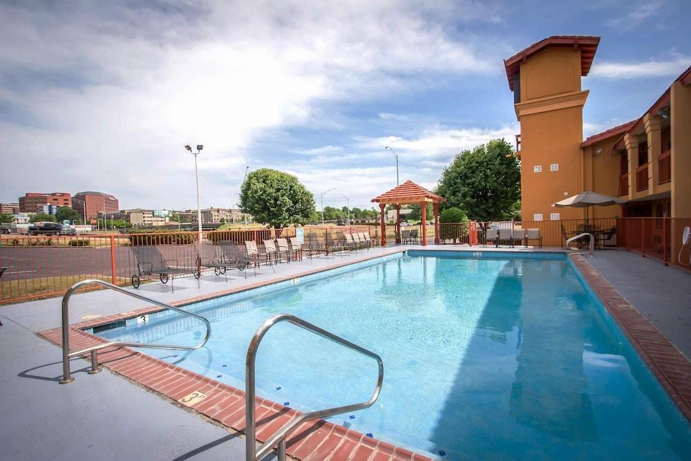 ECONO LODGE photo 4