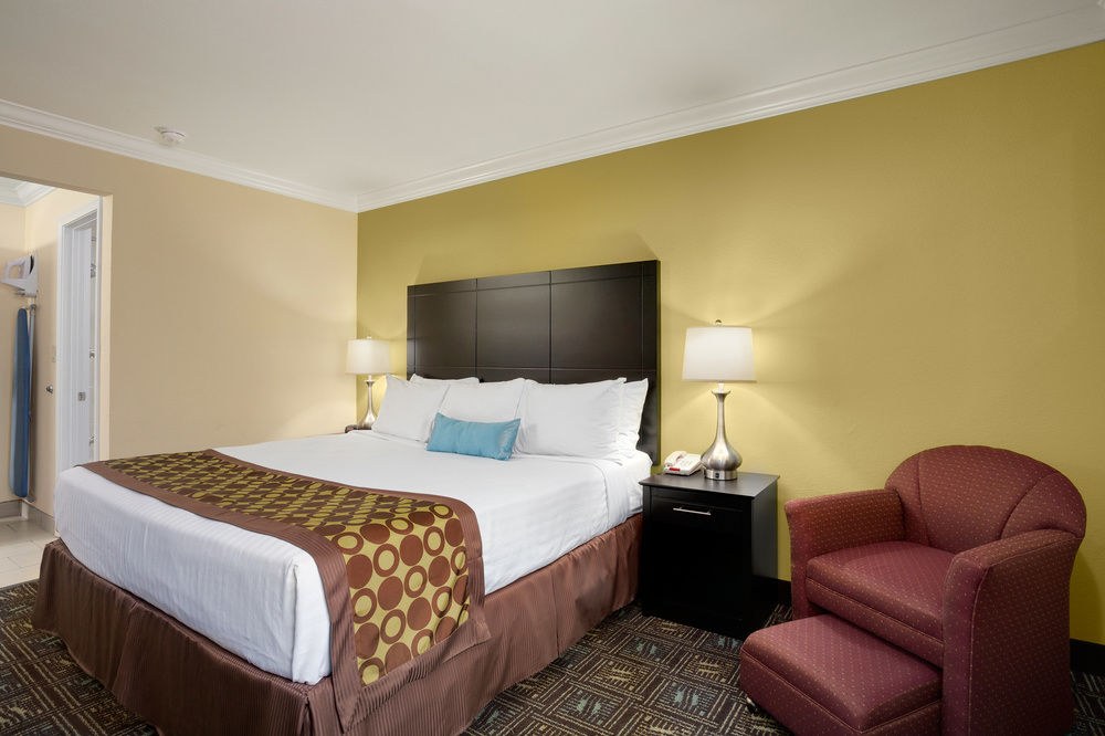 Solara Inn and Suites