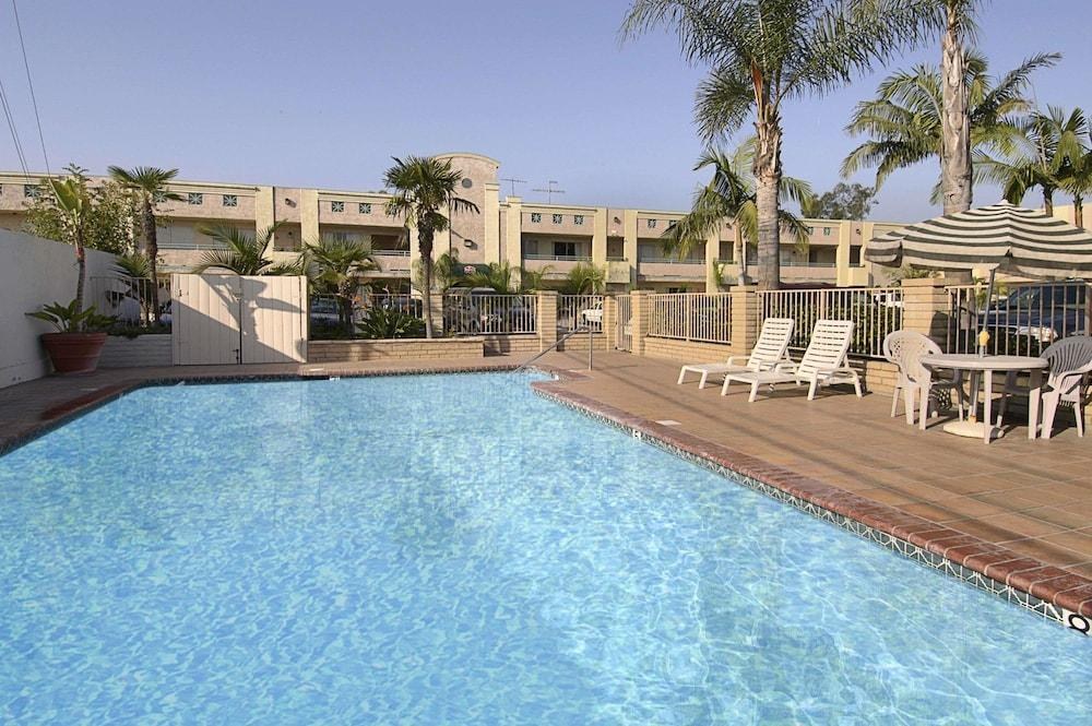 Solara Inn and Suites photo 2