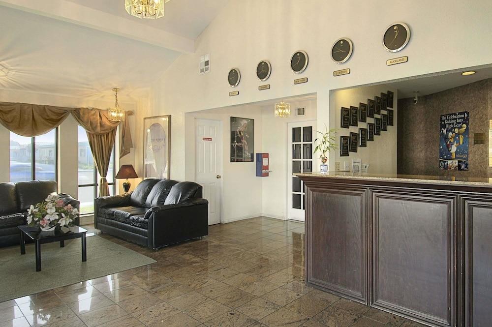 Solara Inn and Suites photo 4