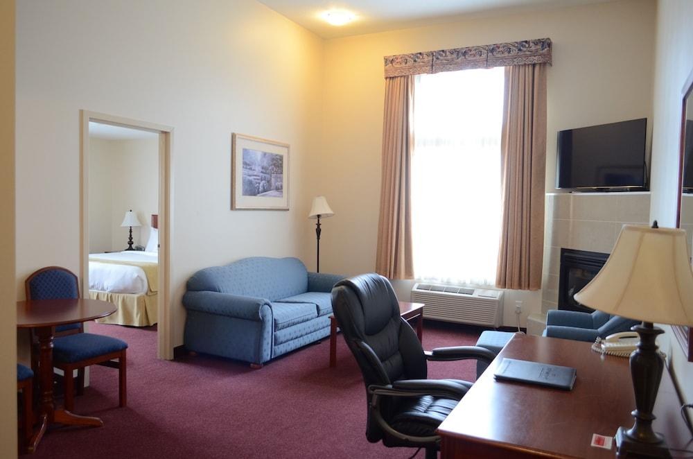 Quality Inn & Suites Edmonton International photo 4