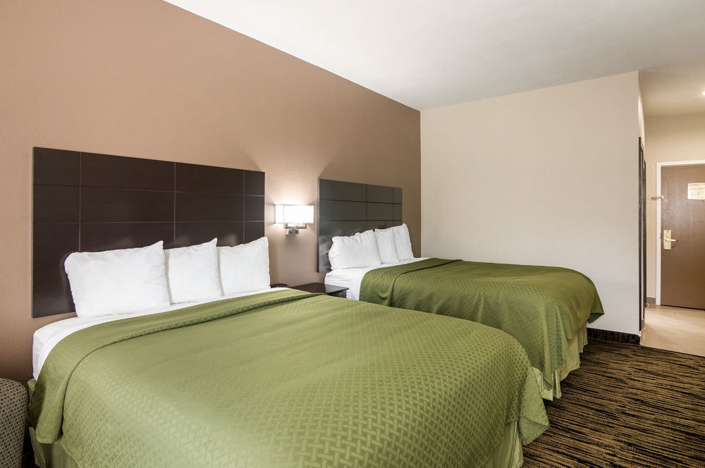 Days Inn by Wyndham Fort Worth North / Fossil Creek photo 1