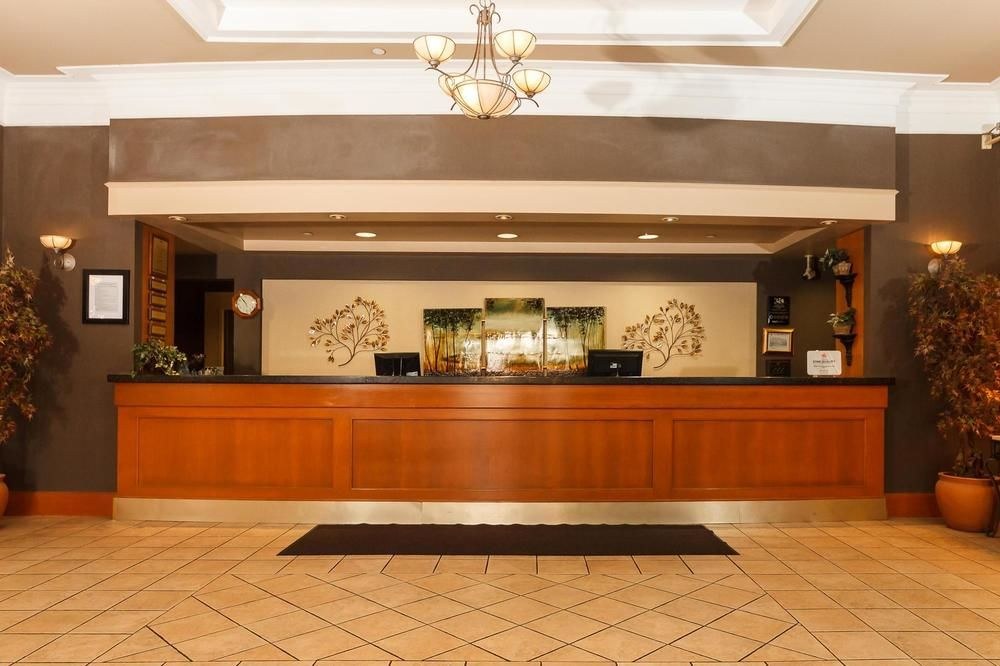 THE GLENMORE INN & CONVENTION CENTRE photo 1