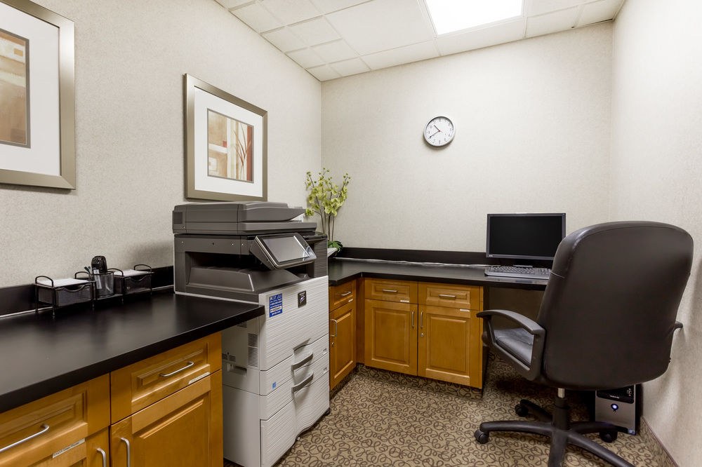 WINGATE BY WYNDHAM CALGARY photo 1