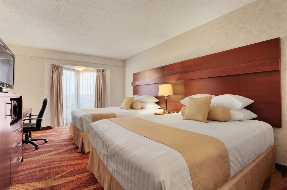Travelodge by Wyndham Lloydminster photo 3