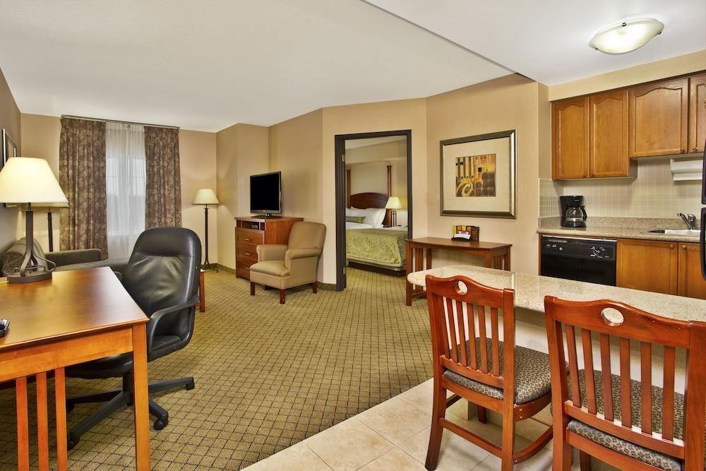 EXECUTIVE RESIDENCY BY BEST WESTERN TORONTO-MISSISSAUGA photo 4