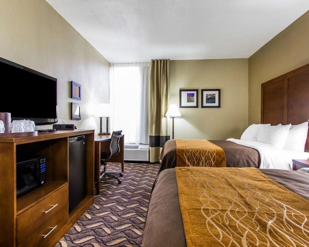 AmericInn by Wyndham Memphis East photo 3