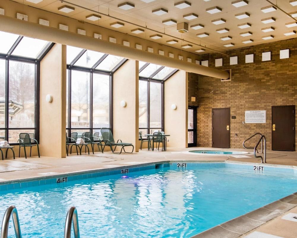 AmericInn by Wyndham Memphis East photo 4