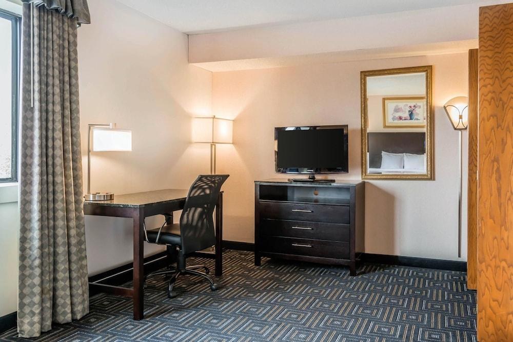 QUALITY INN & SUITES MALL OF AMERICA MSP AIRPORT photo 4