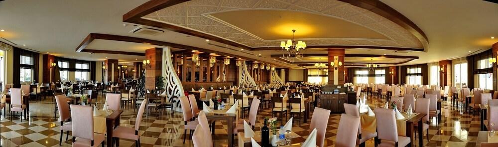 LAKE & RIVER SIDE HOTEL & SPA photo 3