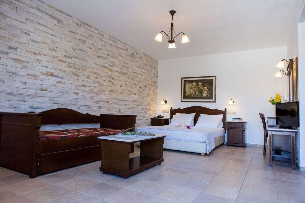 PLAZA BEACH HOTEL photo 3