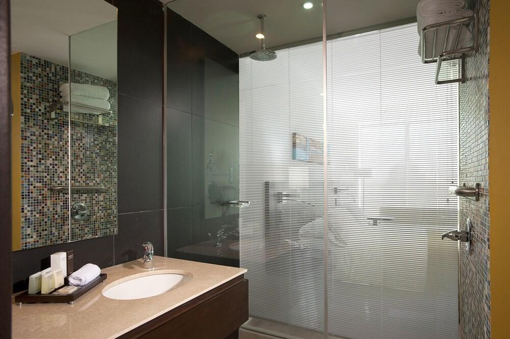 NH COLLECTION BARRANQUILLA SMARTSUITES ROYAL photo 4