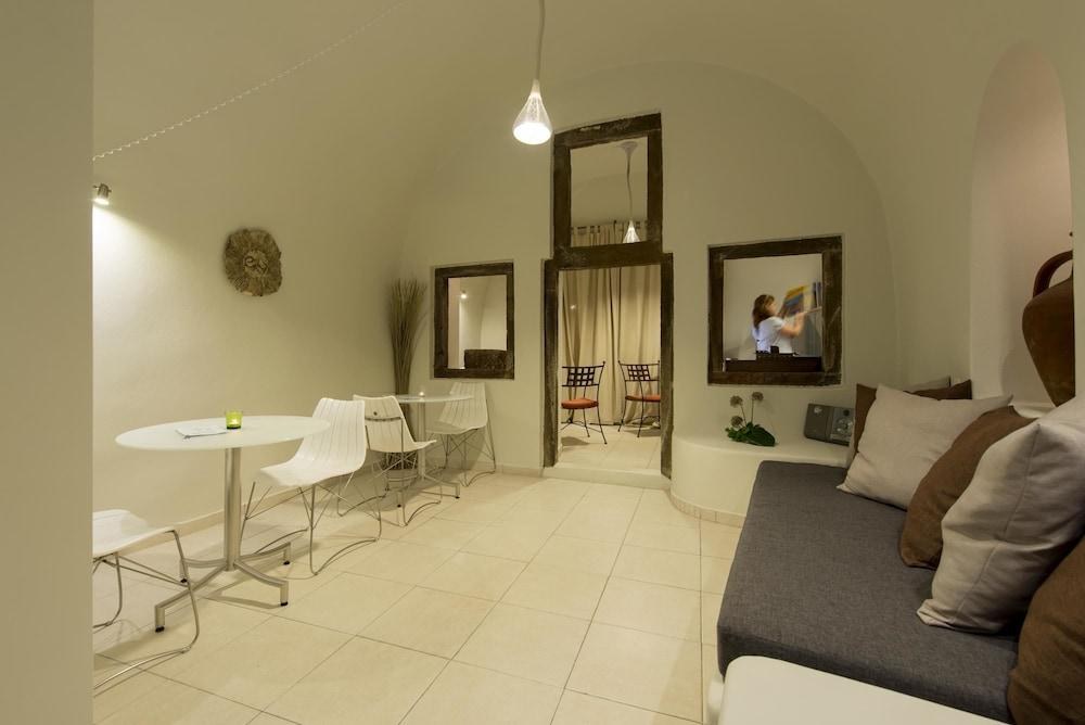 KROKOS VILLAS photo 3