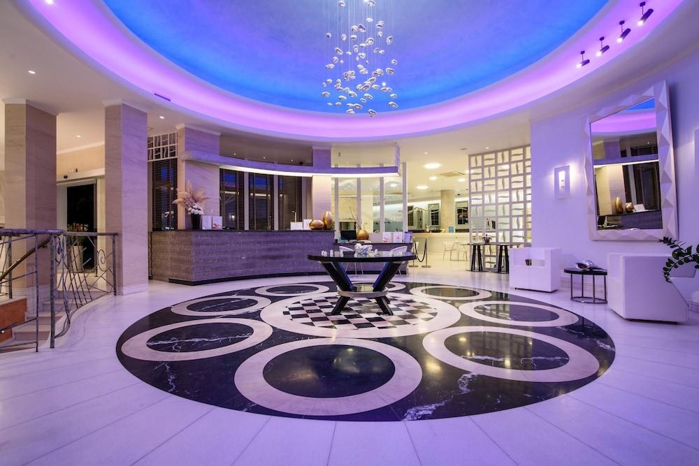 LA MER DELUXE HOTEL & SPA photo 3