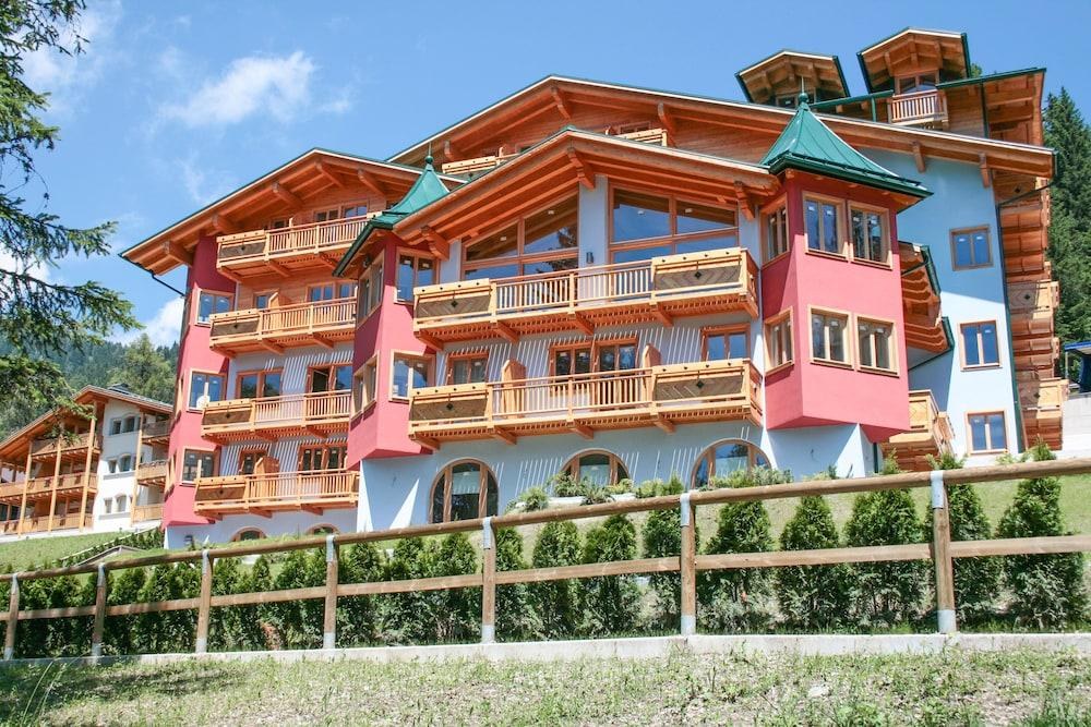 Hotel Cristal Palace Campiglio Alpine photo 4
