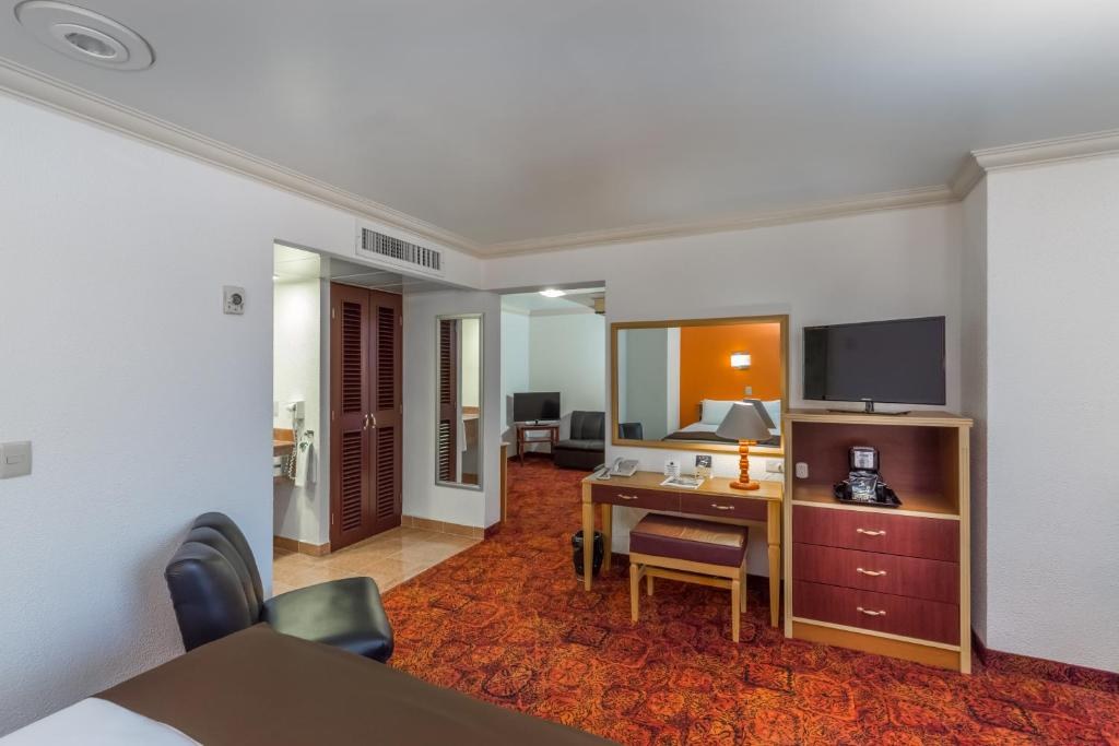 HOTEL & SUITES ESTORIL photo 3