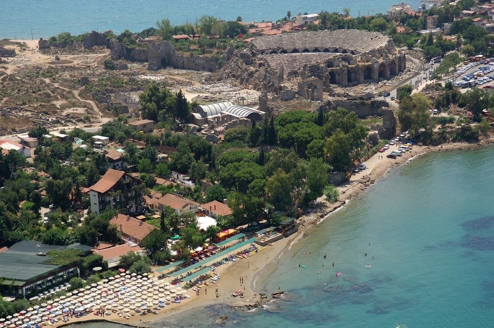 LEDA BEACH HOTEL