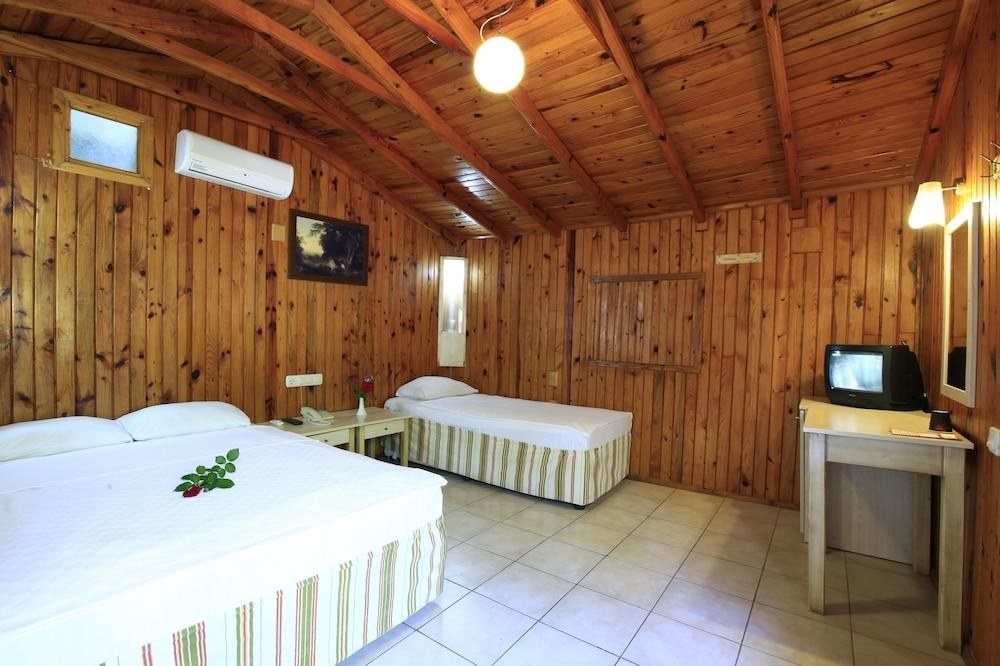 LEDA BEACH HOTEL photo 4