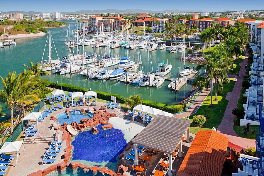 EL CID MARINA HOTEL DE PLAYA Y CLUB DE YATES