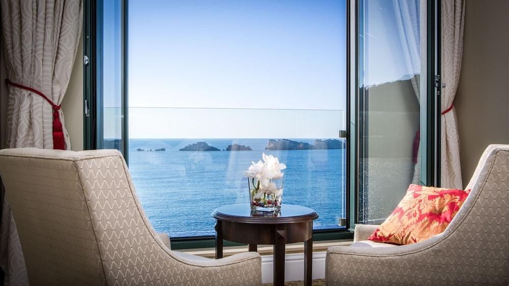 ROYAL PRINCESS HOTEL photo 2