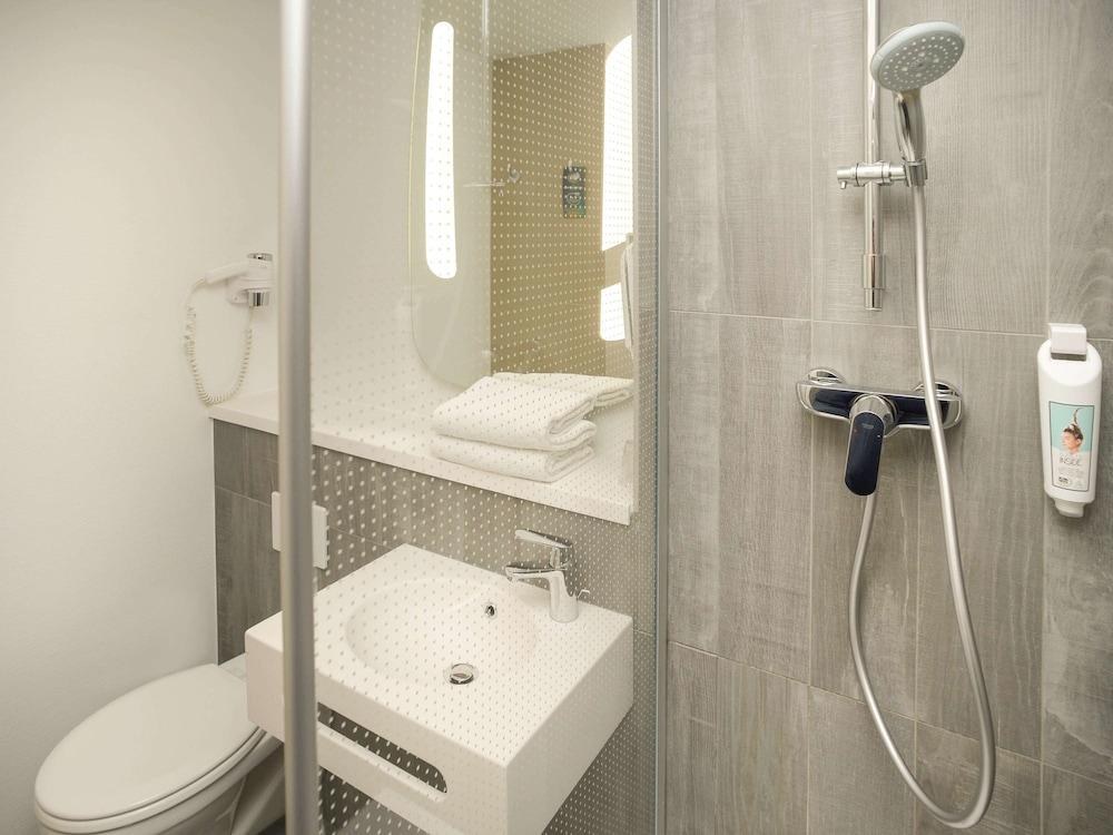 IBIS LYON GERLAND RUE MERIEUX photo 2