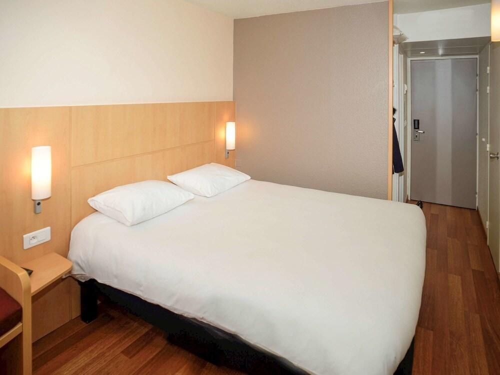 IBIS LYON GERLAND RUE MERIEUX photo 3