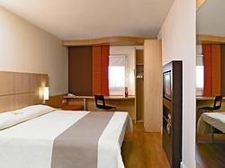 IBIS CANNES MOUANS SARTOUX photo 1