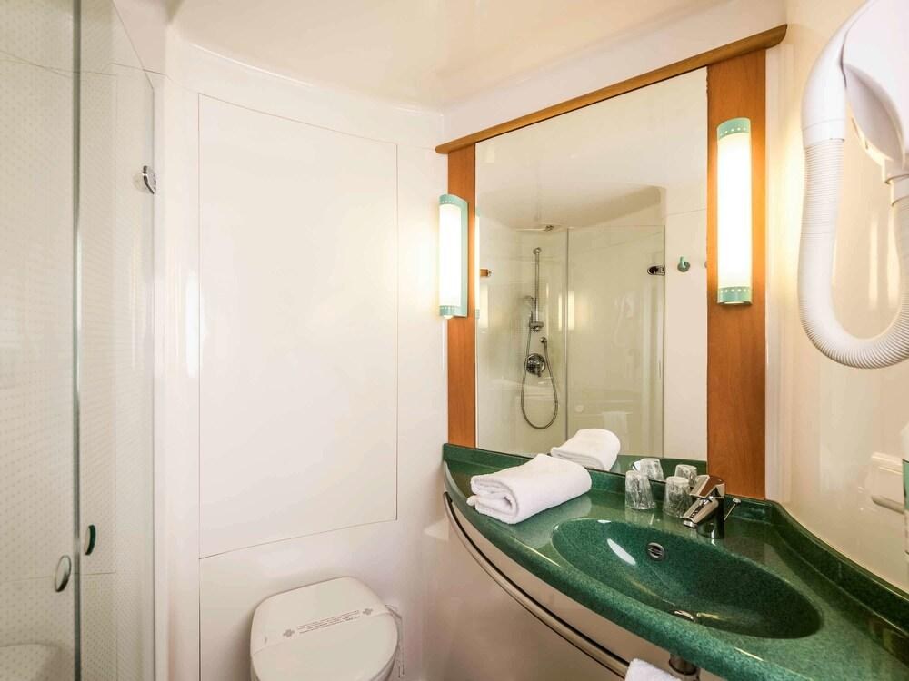 ibis Cannes Mandelieu photo 3