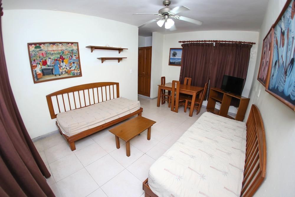 ACUARIUM SUITE RESORT photo 2