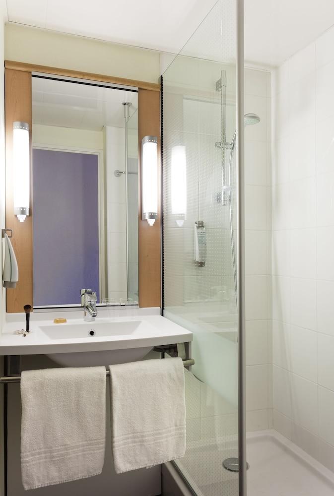 B&B HOTEL MARSEILLE CENTRE VIEUX PORT photo 2