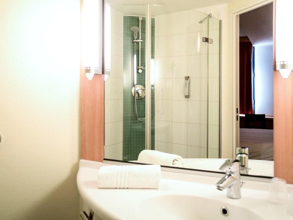 IBIS MARSEILLE CENTRE EUROMED photo 4