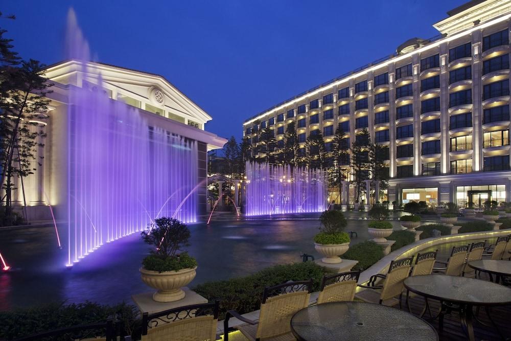 E-DA ROYAL (EX CROWNE PLAZA KAOHSIUNG E-DA WORLD) photo 2