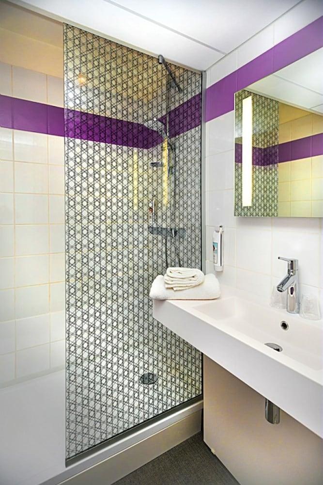 IBIS STYLES STRASBOURG STADE DE LA MEINAU photo 2
