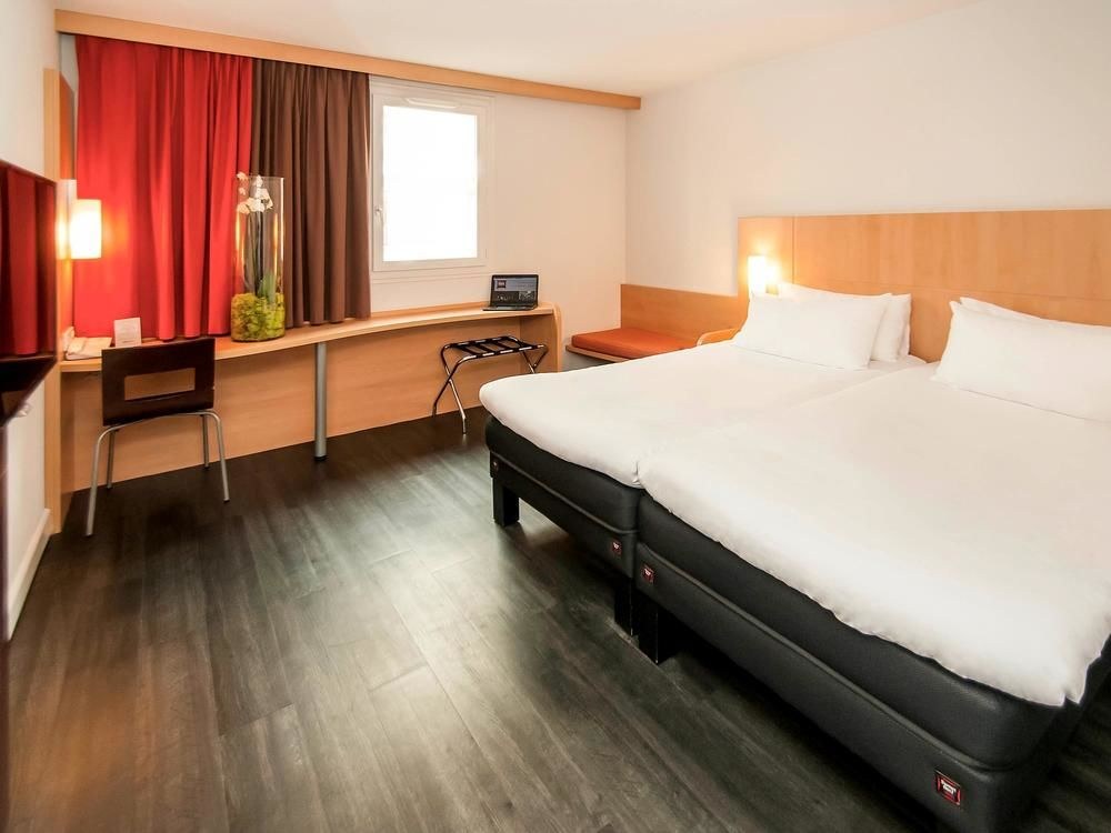 EASYHOTEL NICE PALAIS DES CONGRES - OLD TOWN photo 2