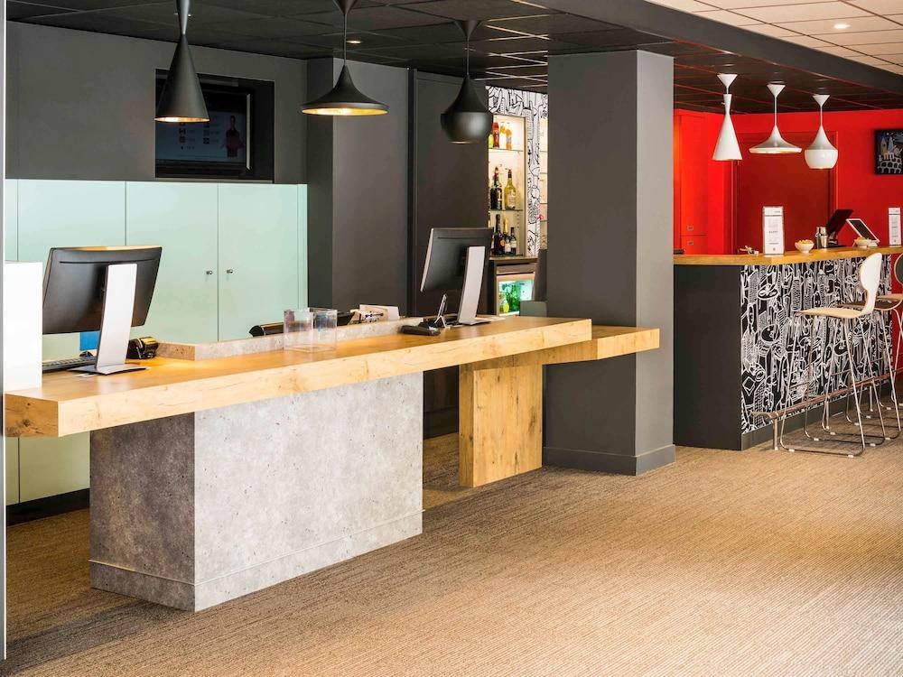 IBIS PARIS PONT DE SURESNES photo 2