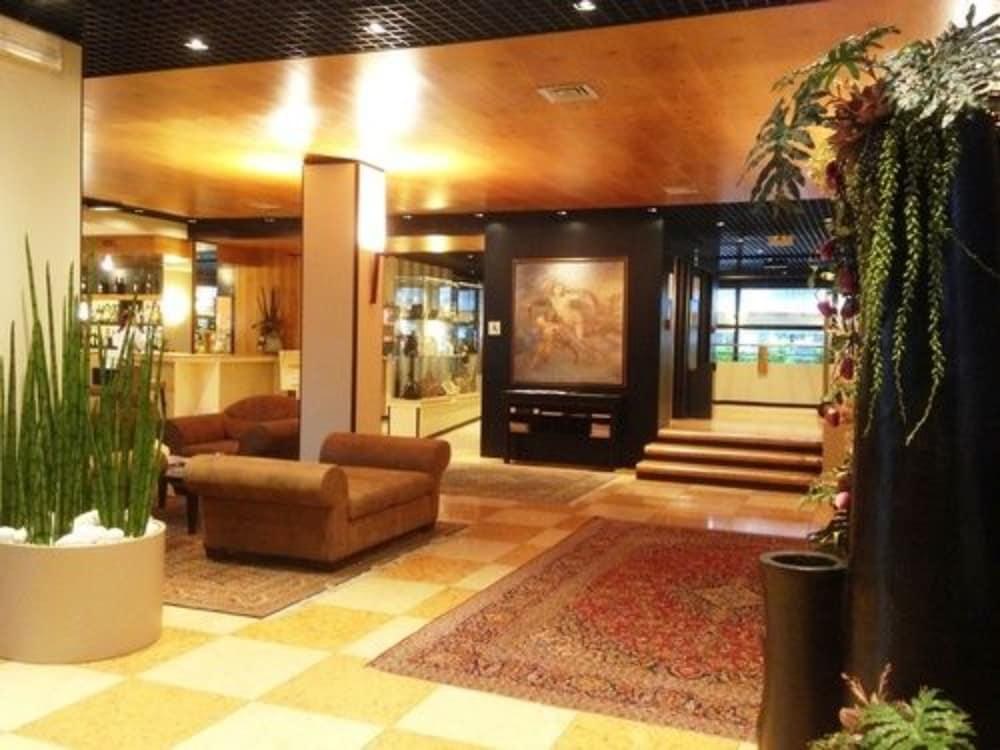 HOTEL LEOPARDI photo 2
