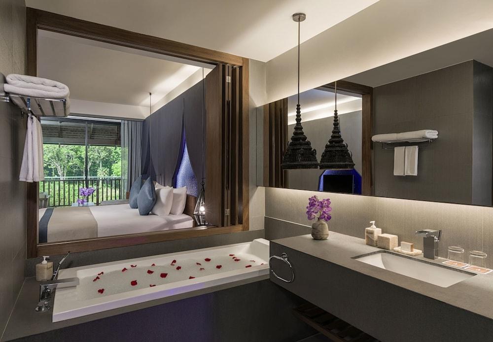 AVISTA HIDEAWAY PHUKET PATONG MGALLERY BY SOFITEL photo 2