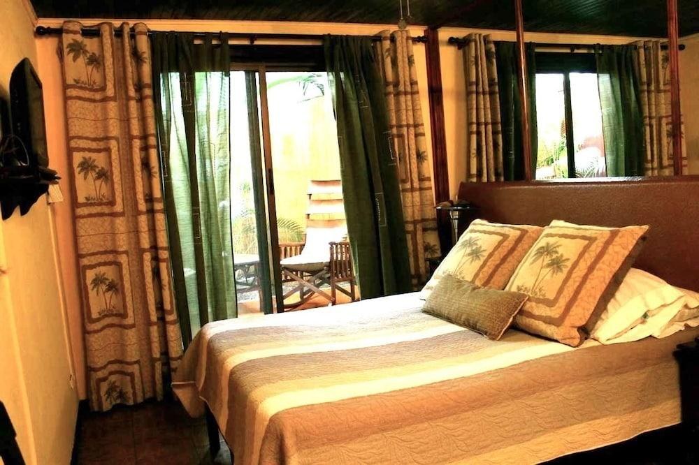 COLOURS OASIS RESORT photo 4