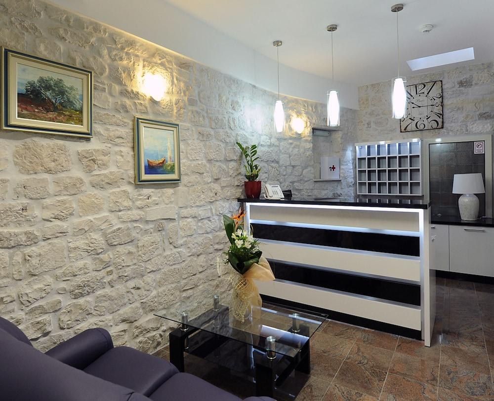 Monika photo 2