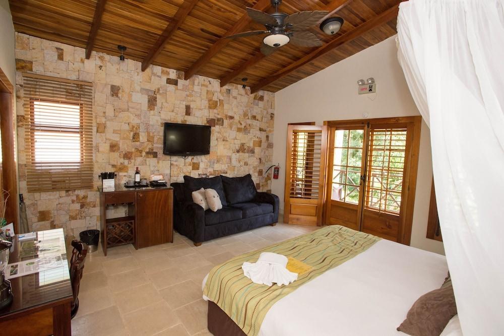 THE FALLS RESORT AT MANUEL ANTONIO photo 4