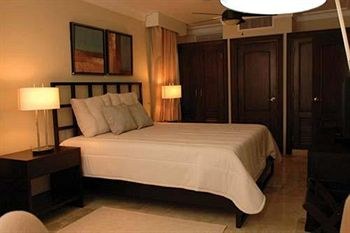 LIFESTYLE ROYAL SUITES photo 4