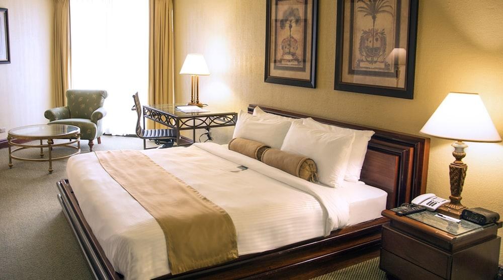 WYNDHAM SAN JOSE HERRADURA & CONVENTION CENTER photo 2