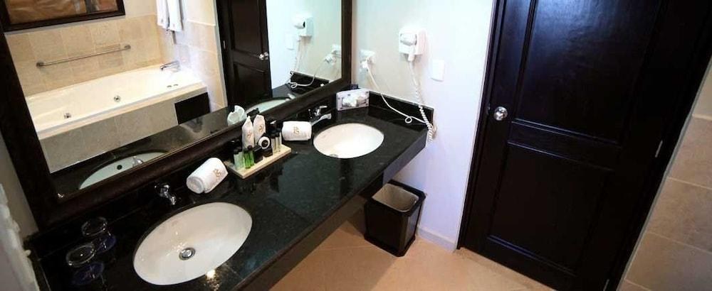 PRESIDENTIAL SUITES BY LIFESTYLE photo 3